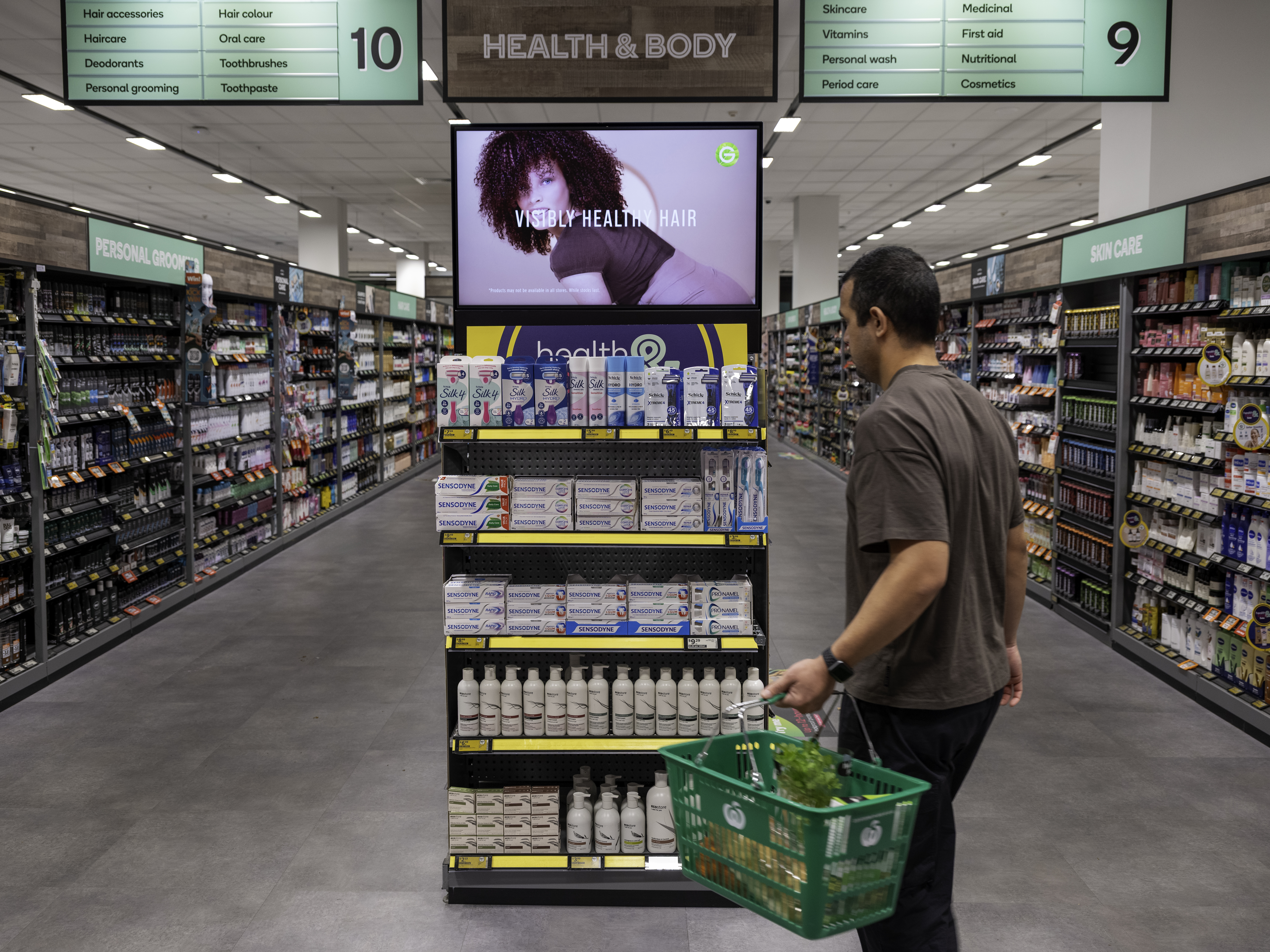 Cartology New Zealand launches new full-motion screens in-aisle. 
